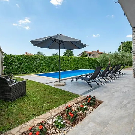 House Nina, 6 Bedroom & Private Pool *