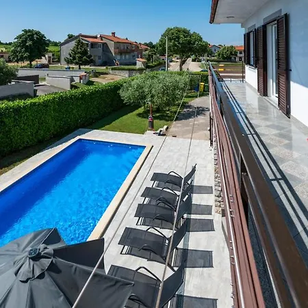 House Nina, 6 Bedroom & Private Pool