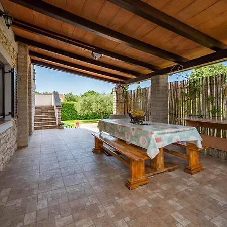 Holiday home House Nina, 6 Bedroom & Private Pool *