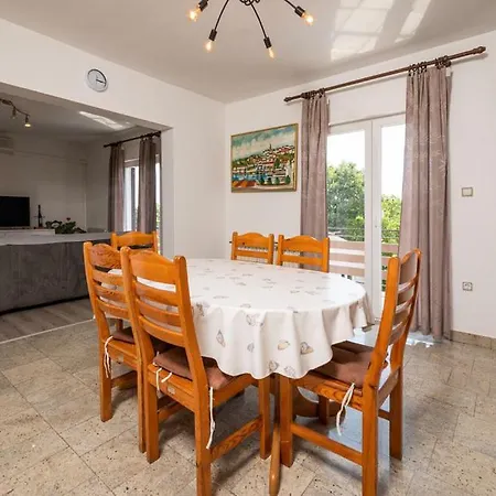 Holiday home House Nina, 6 Bedroom & Private Pool